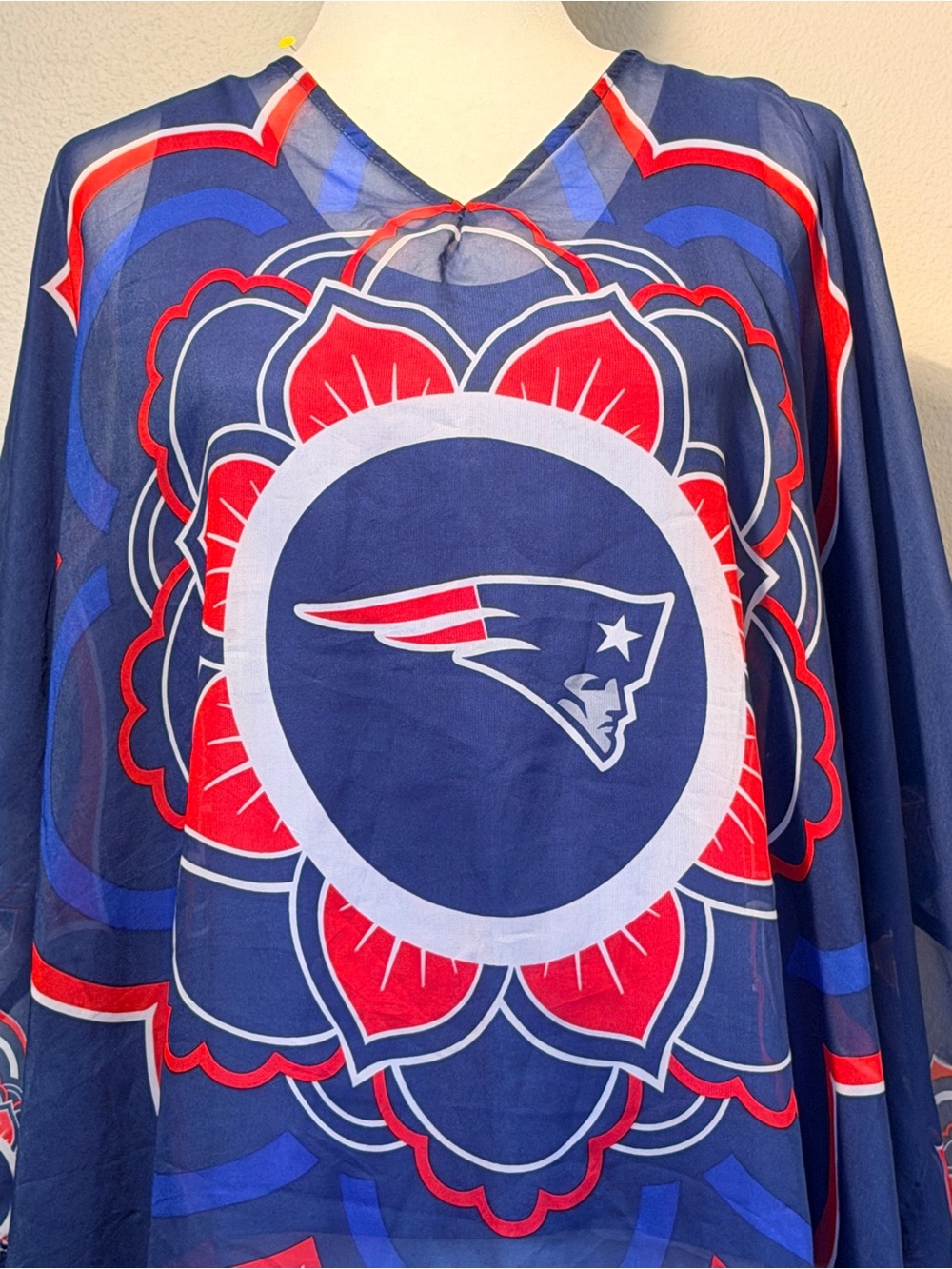 NFL Team Apparel New England Patriots Sheer Poncho Kaftan OS Blue Red White - Picture 4 of 7